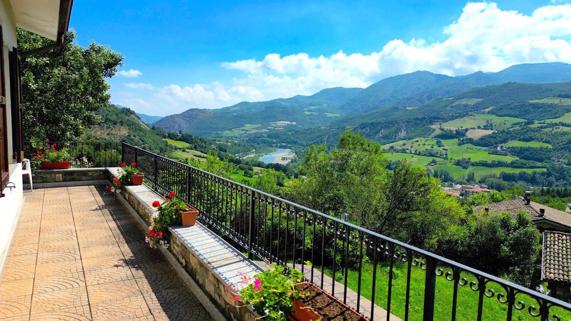 Casa Del Bosco - Vista Mozzafiato & Parco 4 Ettari Villa Bobbio Bagian luar foto